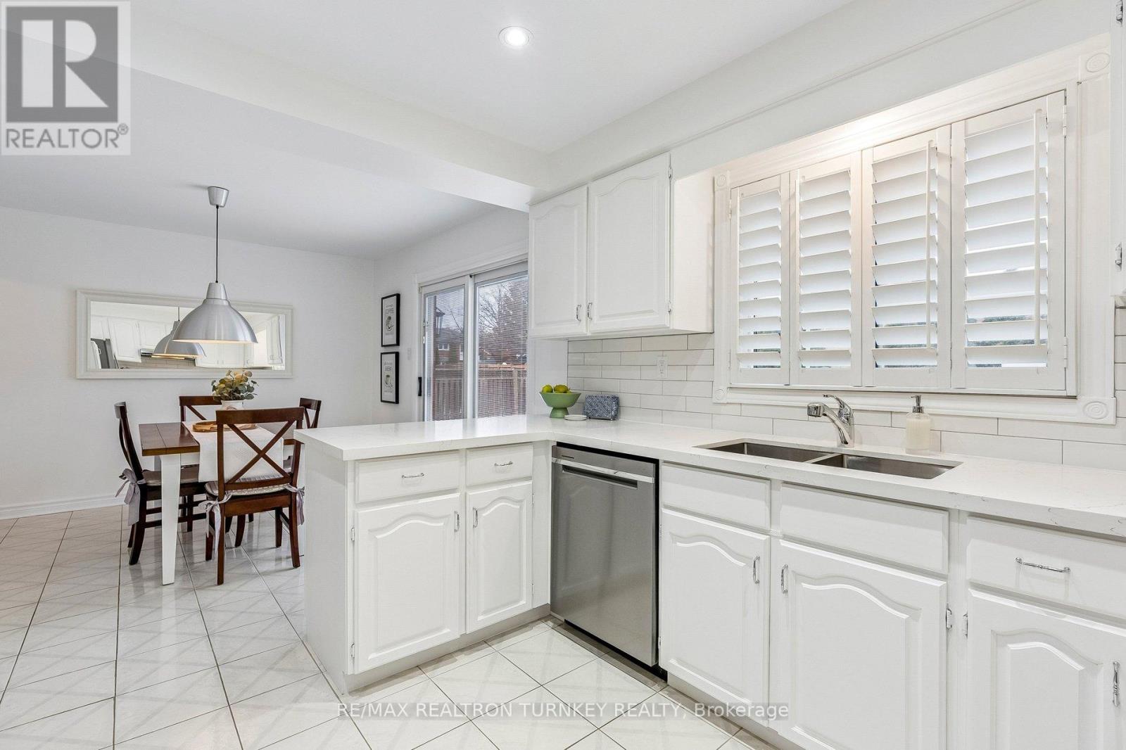 70 Keffer Circle, Newmarket, Ontario  L3X 1R8 - Photo 14 - N12896312