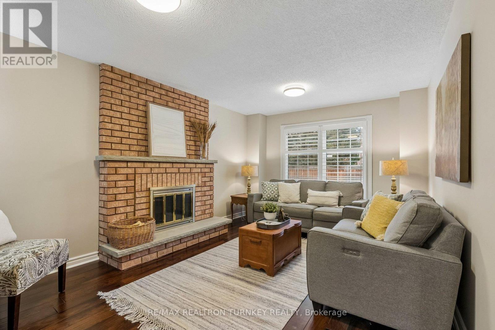 70 Keffer Circle, Newmarket, Ontario  L3X 1R8 - Photo 7 - N12896312