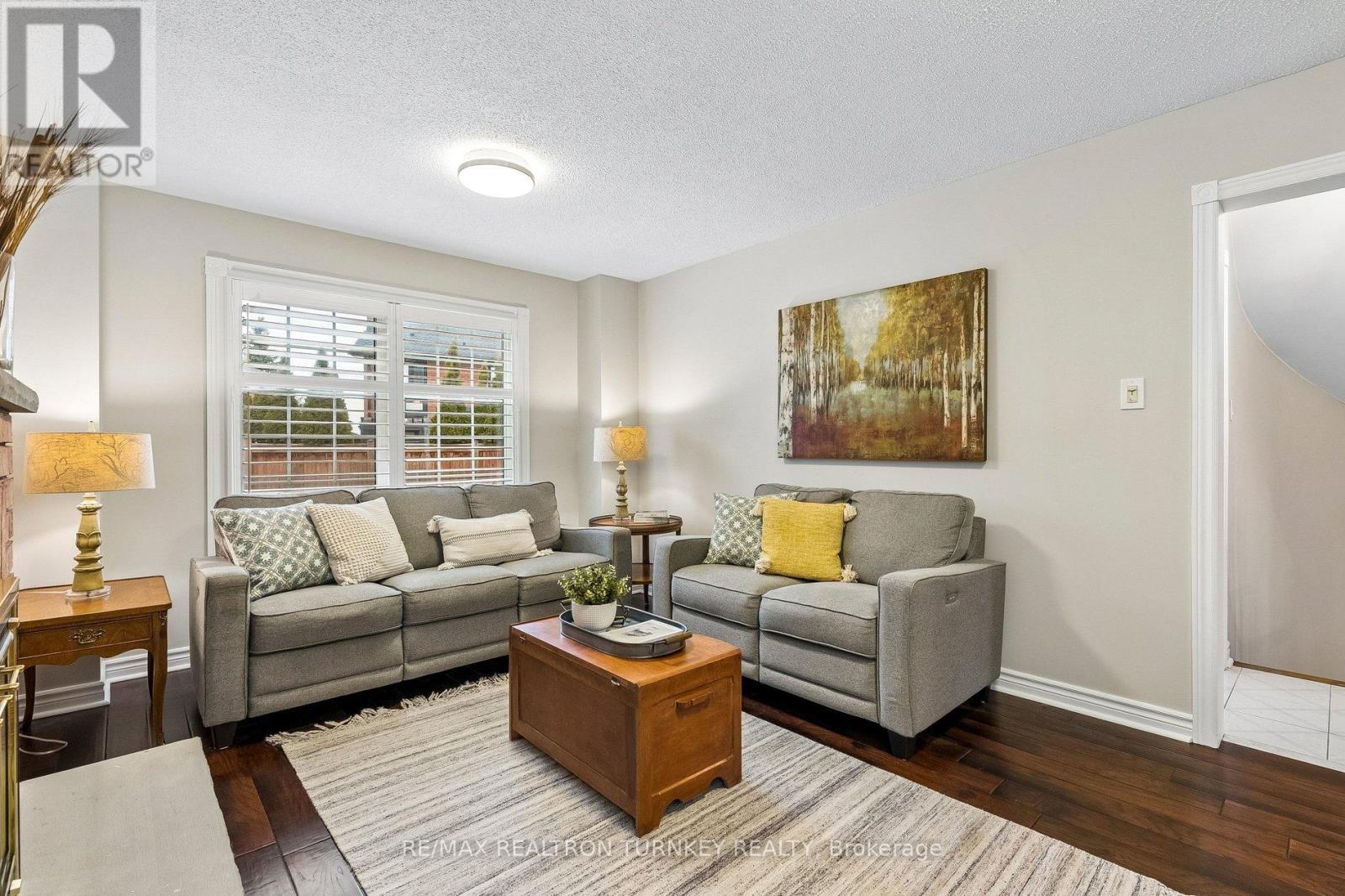 70 Keffer Circle, Newmarket, Ontario  L3X 1R8 - Photo 8 - N12896312