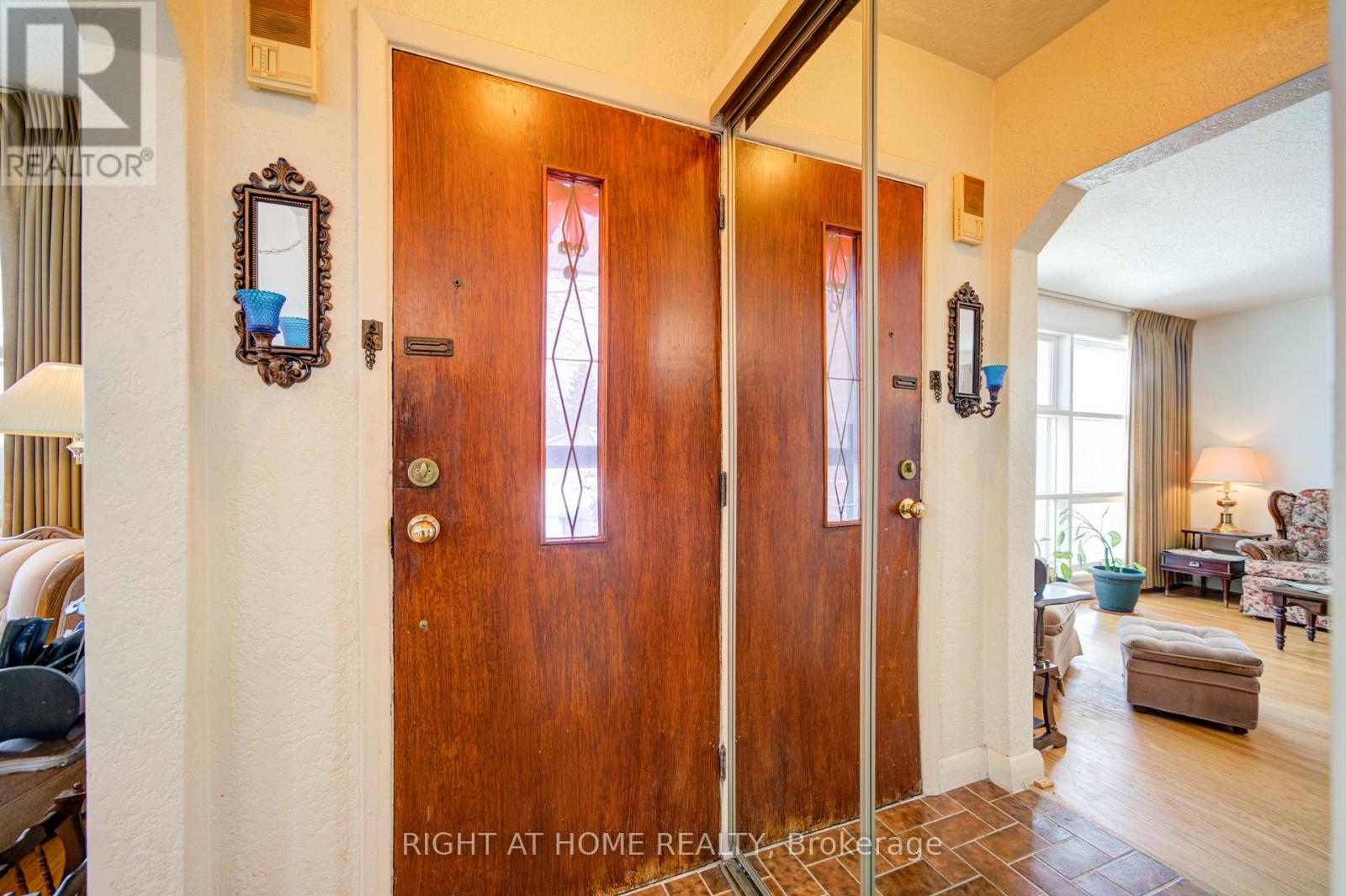 25 Strode Drive, Toronto (Eglinton East), Ontario  M1J 1L8 - Photo 4 - E12896994