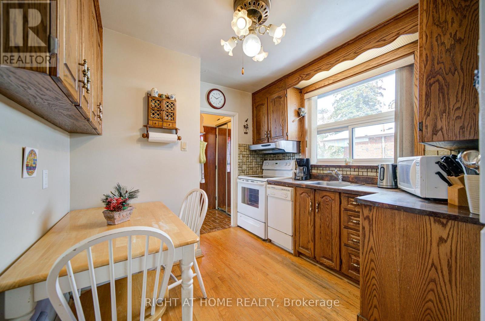 25 Strode Drive, Toronto (Eglinton East), Ontario  M1J 1L8 - Photo 6 - E12896994