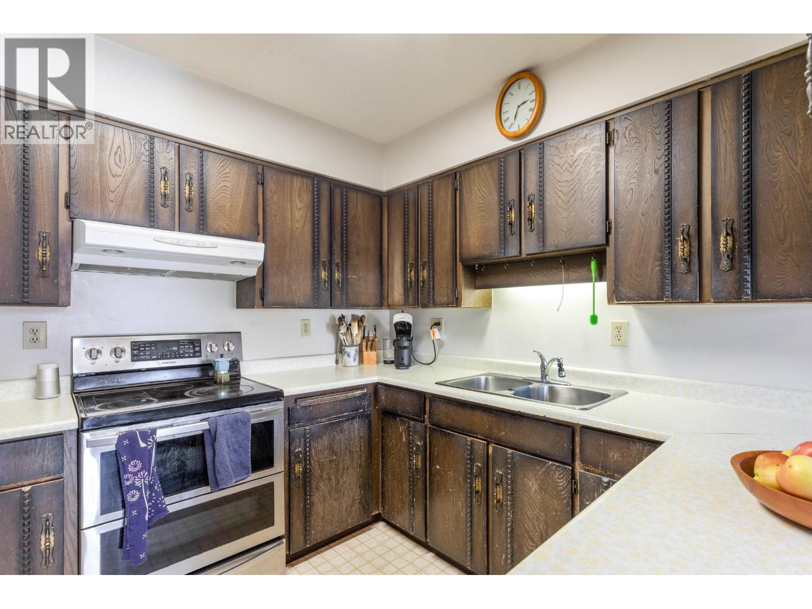 5827 Clinton Street, Burnaby, British Columbia  V5J 2M4 - Photo 11 - R3100912