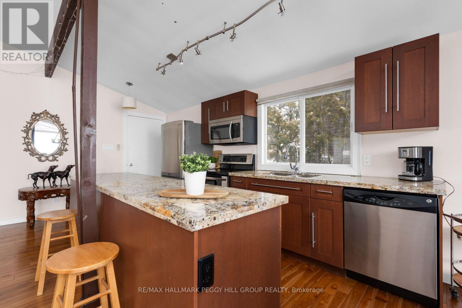 3595 Glenhaven Beach Road, Innisfil, Ontario  L9S 2Z2 - Photo 5 - N12897008