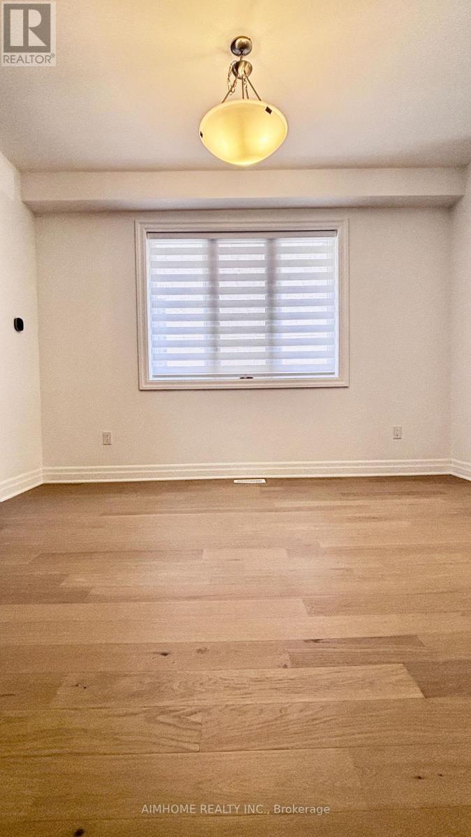 712 Newlove Street, Innisfil, Ontario  L9S 0R8 - Photo 4 - N12897032