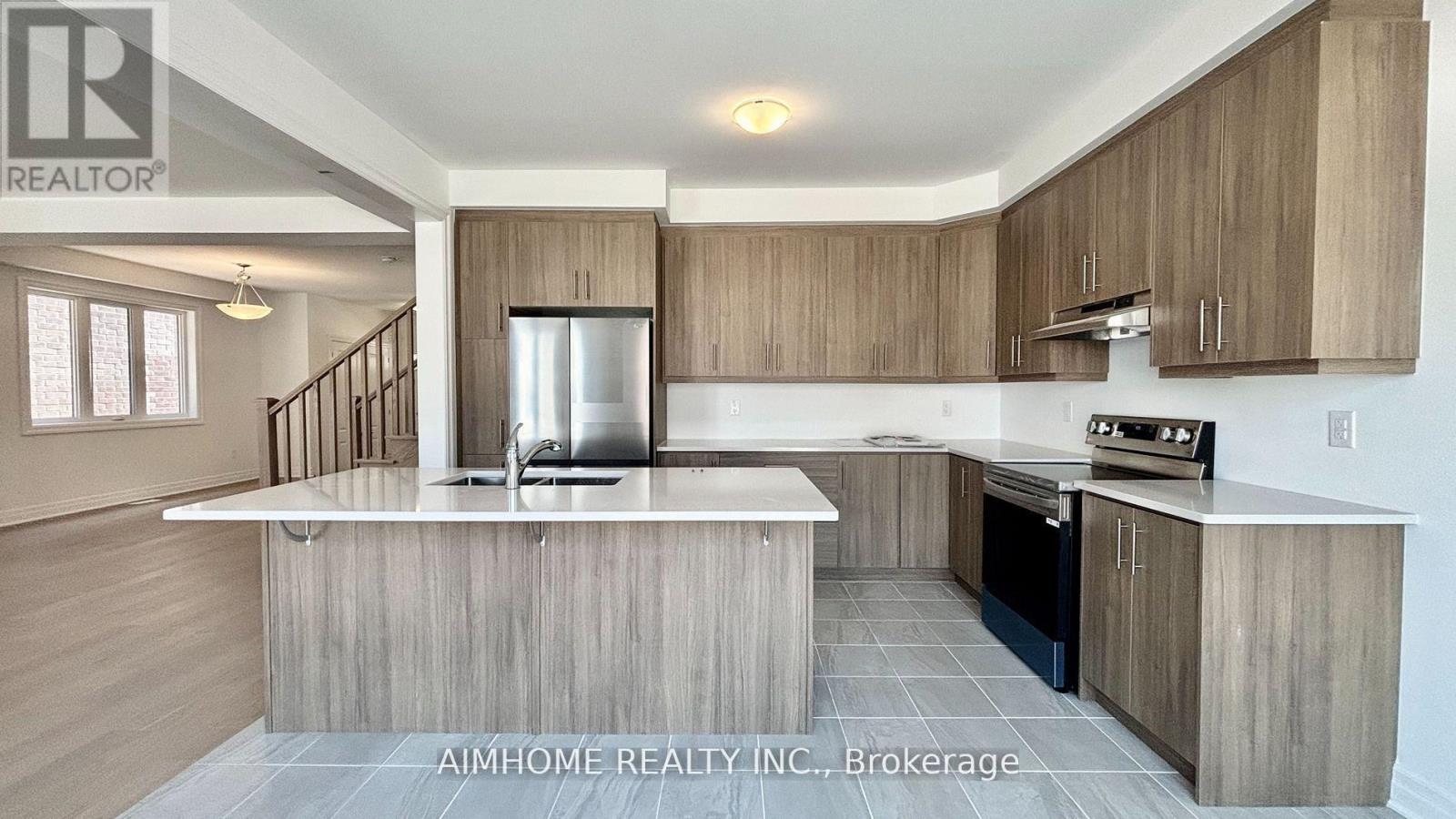 712 Newlove Street, Innisfil, Ontario  L9S 0R8 - Photo 8 - N12897032