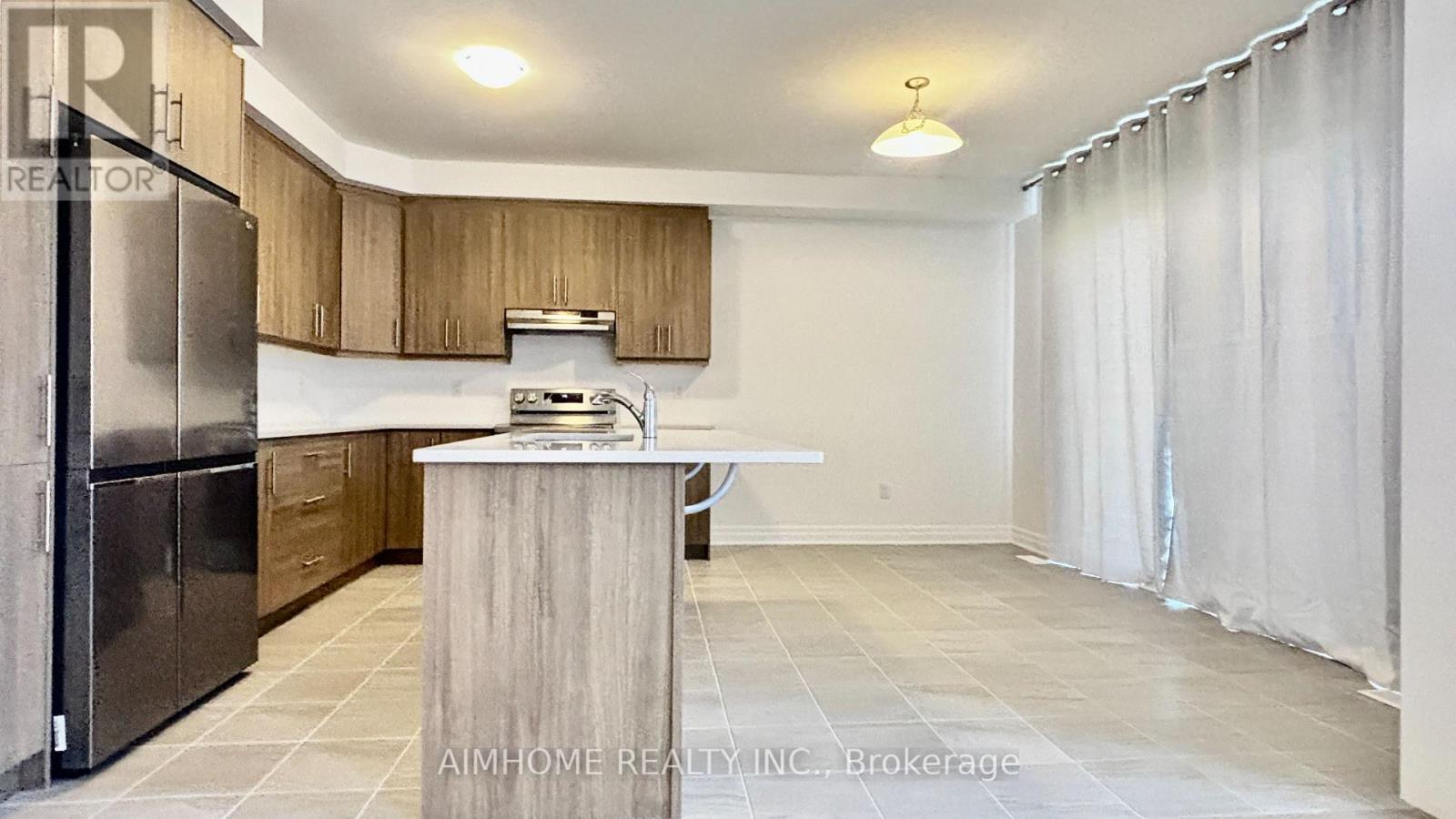 712 Newlove Street, Innisfil, Ontario  L9S 0R8 - Photo 9 - N12897032