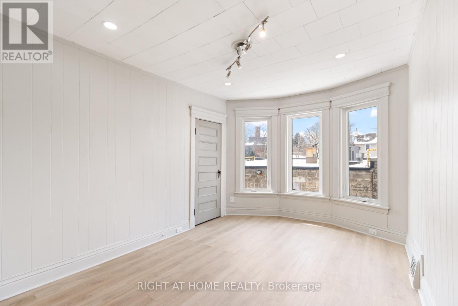 Second Floor - 443 Ontario Street, Newmarket, Ontario  L3Y 2K6 - Photo 17 - N12897094