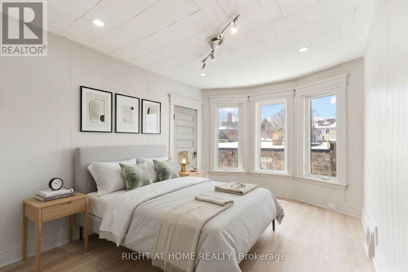 Second Floor - 443 Ontario Street, Newmarket, Ontario  L3Y 2K6 - Photo 5 - N12897094