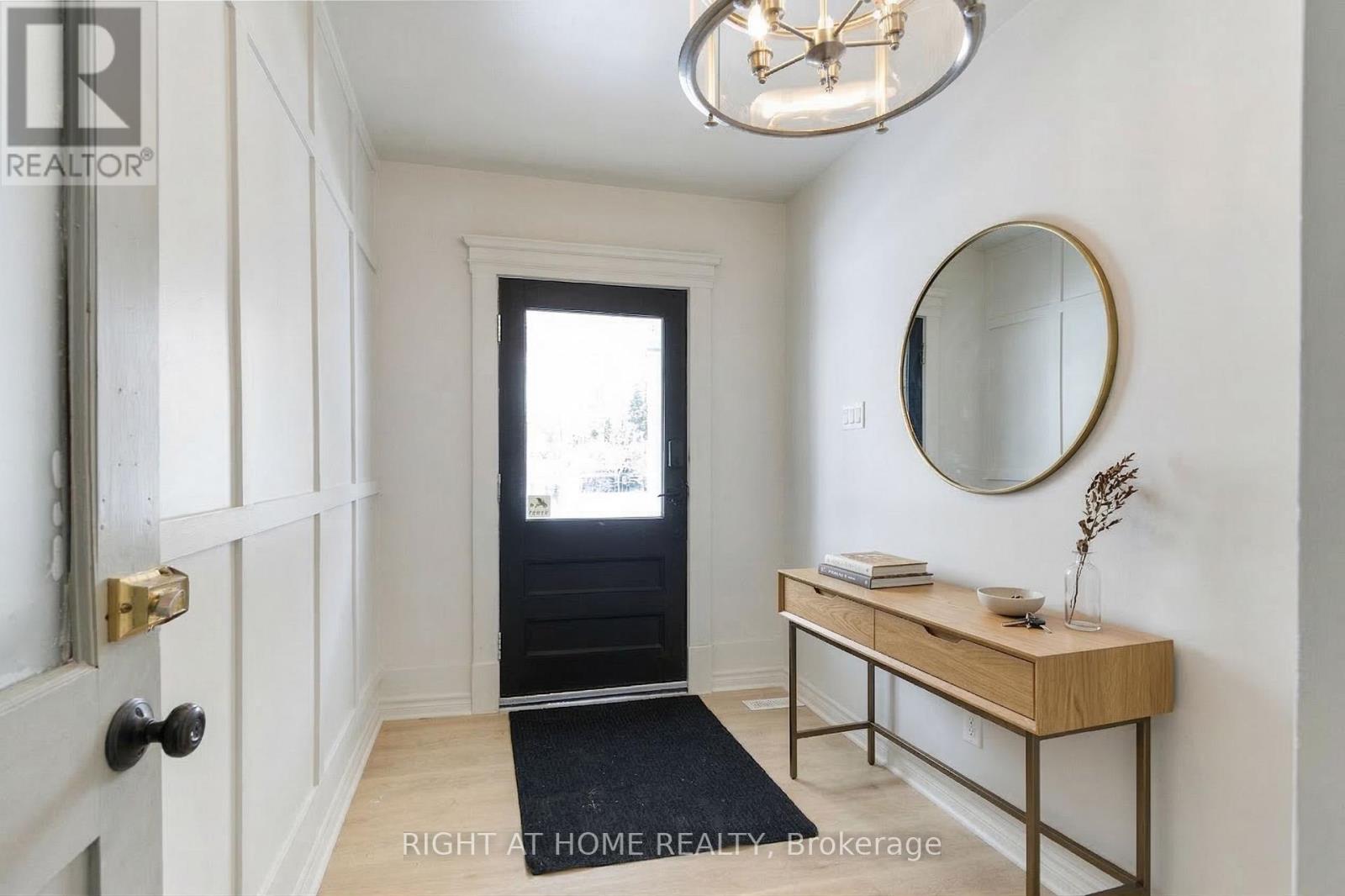 Second Floor - 443 Ontario Street, Newmarket, Ontario  L3Y 2K6 - Photo 6 - N12897094