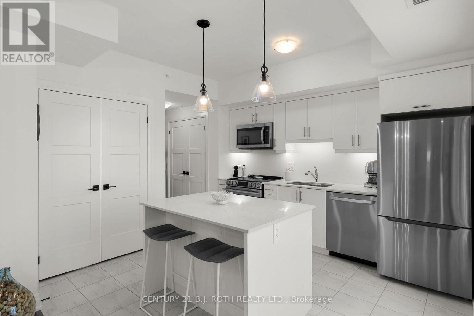 511 - 15 Kneeshaw Drive, Barrie, Ontario  L9J 0J8 - Photo 10 - S12897150