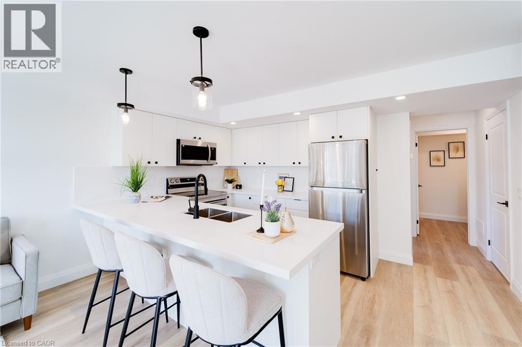 825 Stirling Avenue S Unit# 2, Kitchener, Ontario  N2M 3K4 - Photo 3 - 40813298