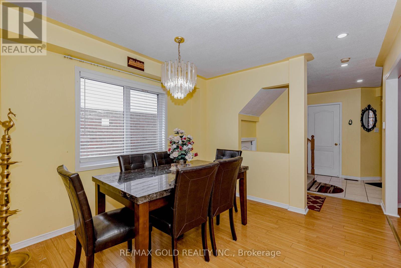 153 Cordgrass Crescent, Brampton, Ontario  L6R 2A1 - Photo 3 - W12897052