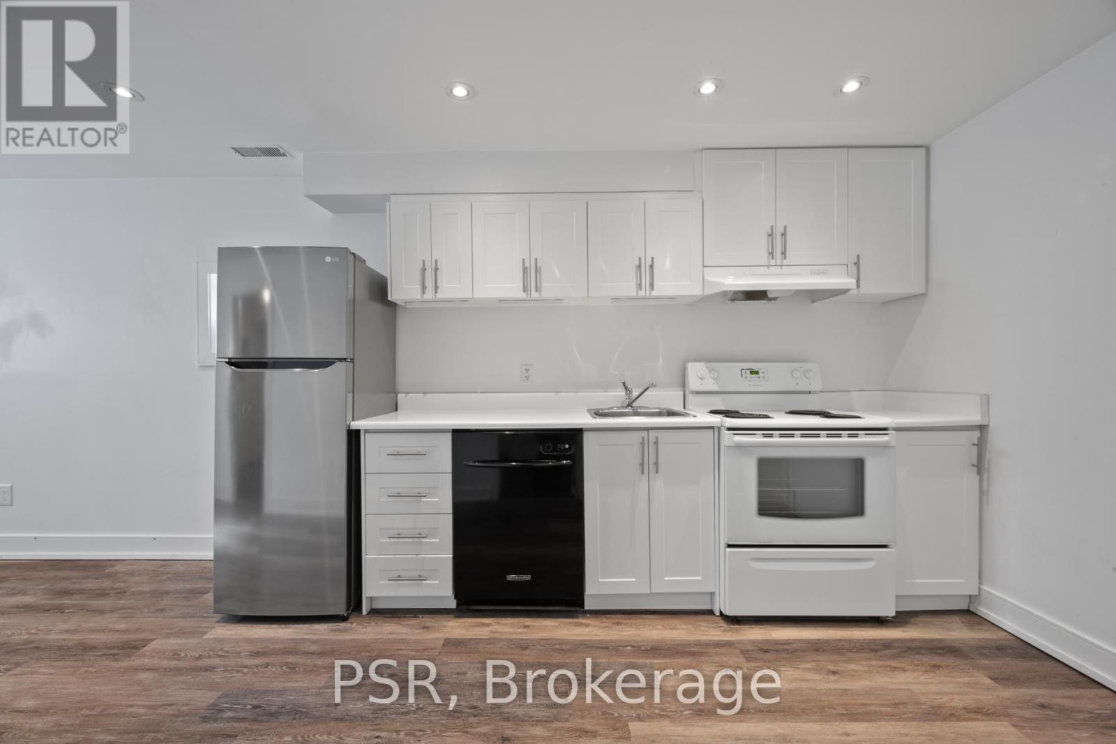 Lower - 965 Briar Hill, Toronto, Ontario  M6B 1M4 - Photo 3 - W12897070