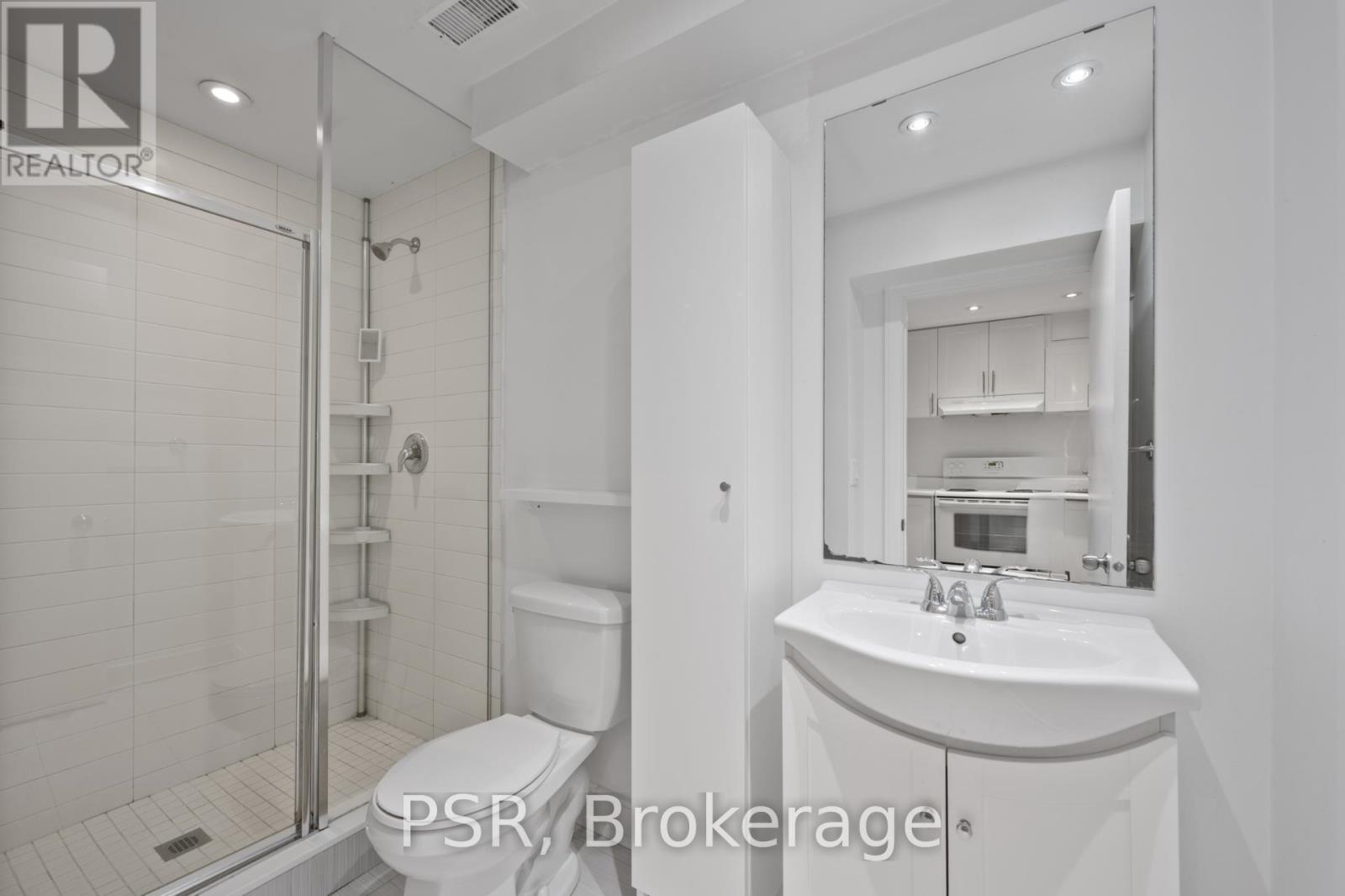 Lower - 965 Briar Hill, Toronto, Ontario  M6B 1M4 - Photo 7 - W12897070