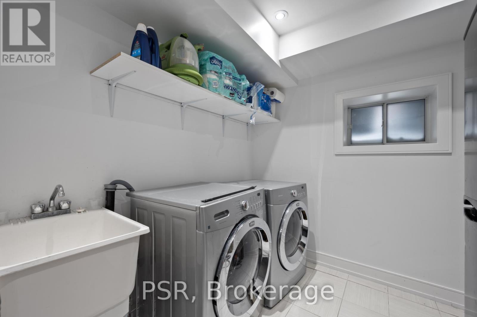 Lower - 965 Briar Hill, Toronto, Ontario  M6B 1M4 - Photo 8 - W12897070