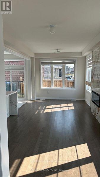 16 Hayrake Street, Brampton, Ontario  L6Z 0K3 - Photo 4 - W12897072