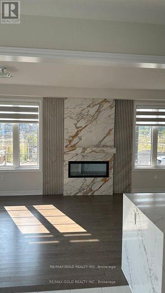 16 Hayrake Street, Brampton, Ontario  L6Z 0K3 - Photo 5 - W12897072