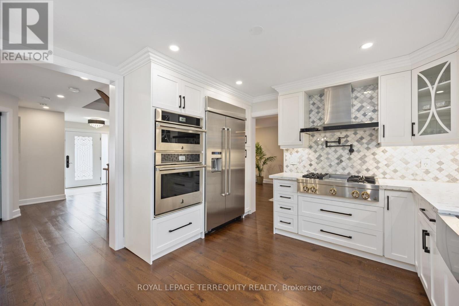 2059 Shawanaga Trail, Mississauga, Ontario  L5H 3Z3 - Photo 7 - W12897078