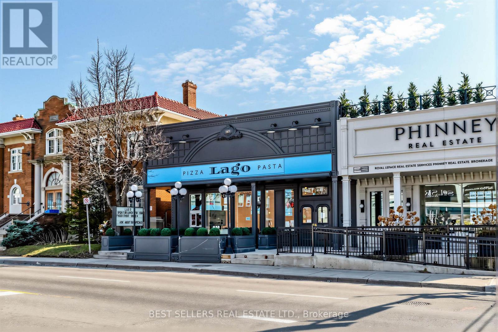 167 Lakeshore Boulevard W, Mississauga (Port Credit), Ontario  L5H 1G3 - Photo 2 - W12897132