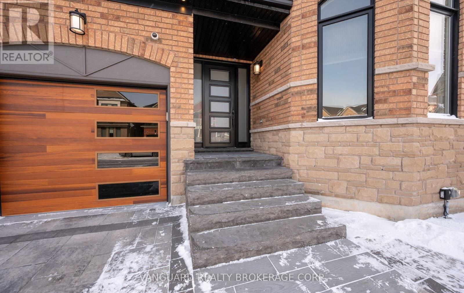 1130 Little Crescent, Milton (Cl Clarke), Ontario  L9T 6T2 - Photo 3 - W12897178