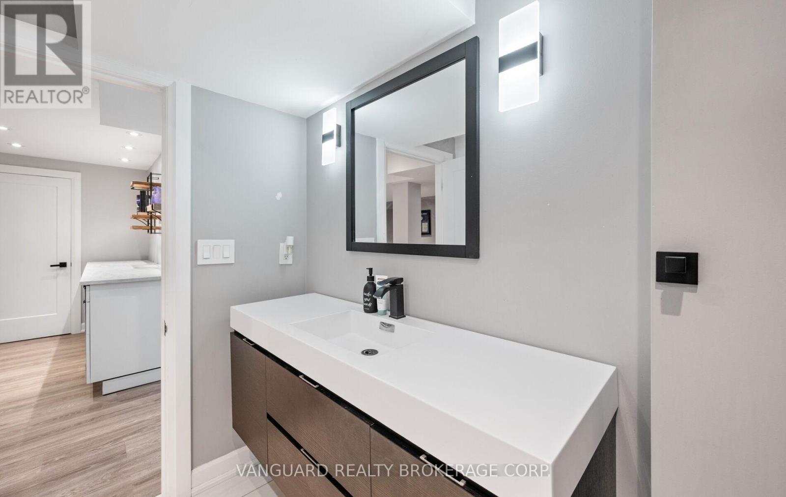 1130 Little Crescent, Milton (Cl Clarke), Ontario  L9T 6T2 - Photo 34 - W12897178