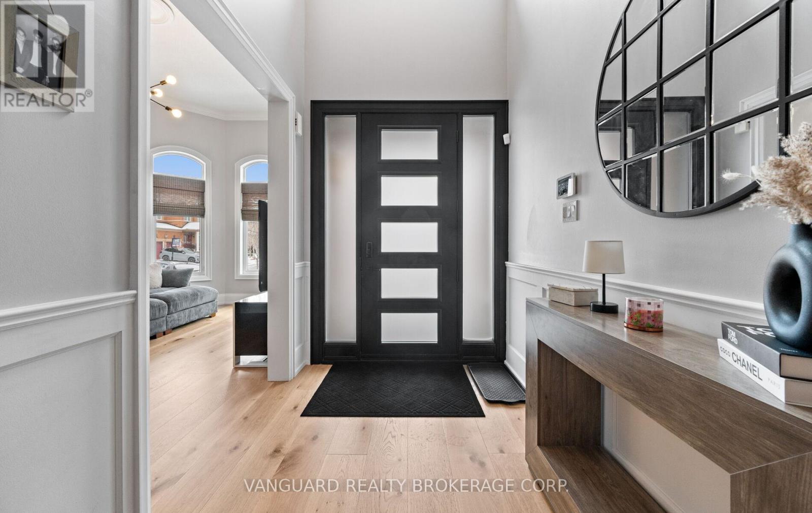 1130 Little Crescent, Milton (Cl Clarke), Ontario  L9T 6T2 - Photo 4 - W12897178