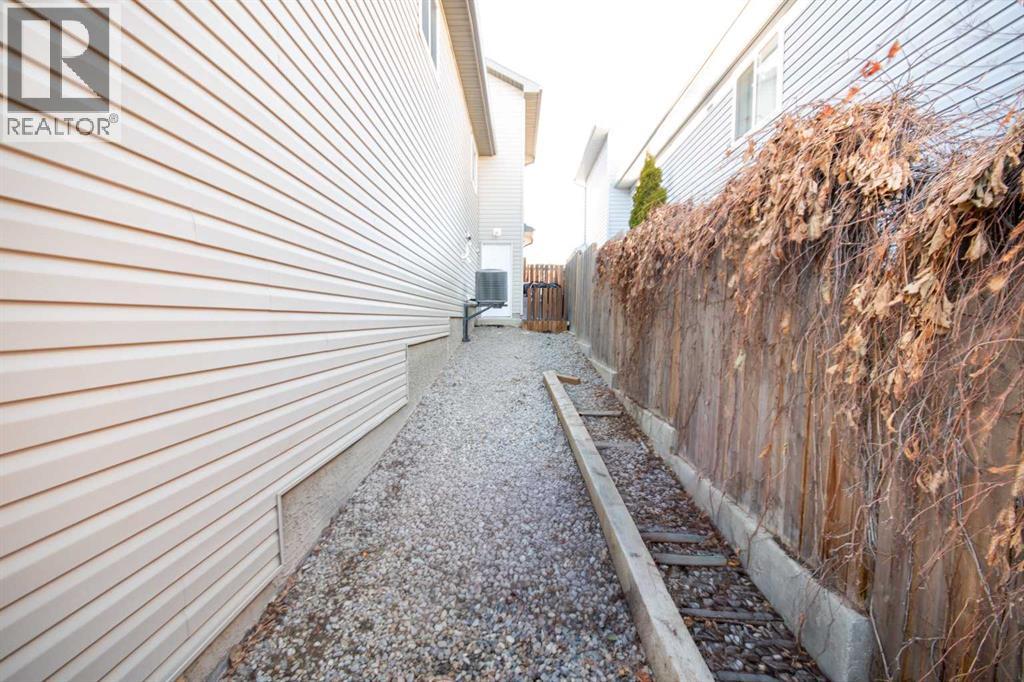 352 Tartan Circle W, Lethbridge, Alberta  T1J 0Z1 - Photo 39 - A2287753