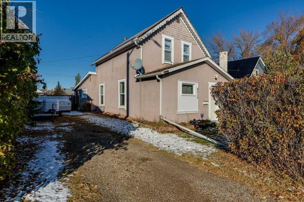 4515 50 Avenue, Innisfail, Alberta  T4G 1R3 - Photo 2 - A2264289