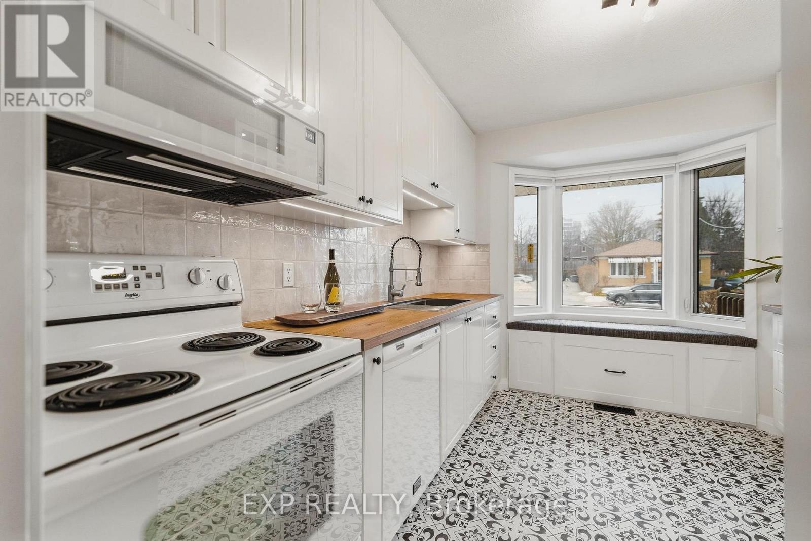 23 Talbot Street, Kitchener, Ontario  N2M 2A8 - Photo 12 - X12897002