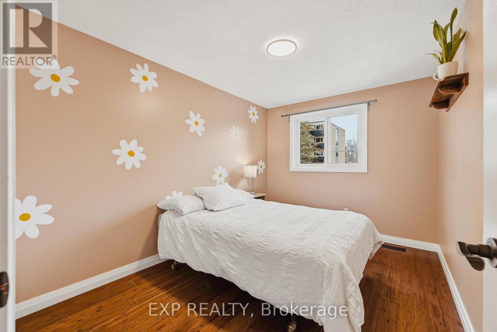 23 Talbot Street, Kitchener, Ontario  N2M 2A8 - Photo 22 - X12897002