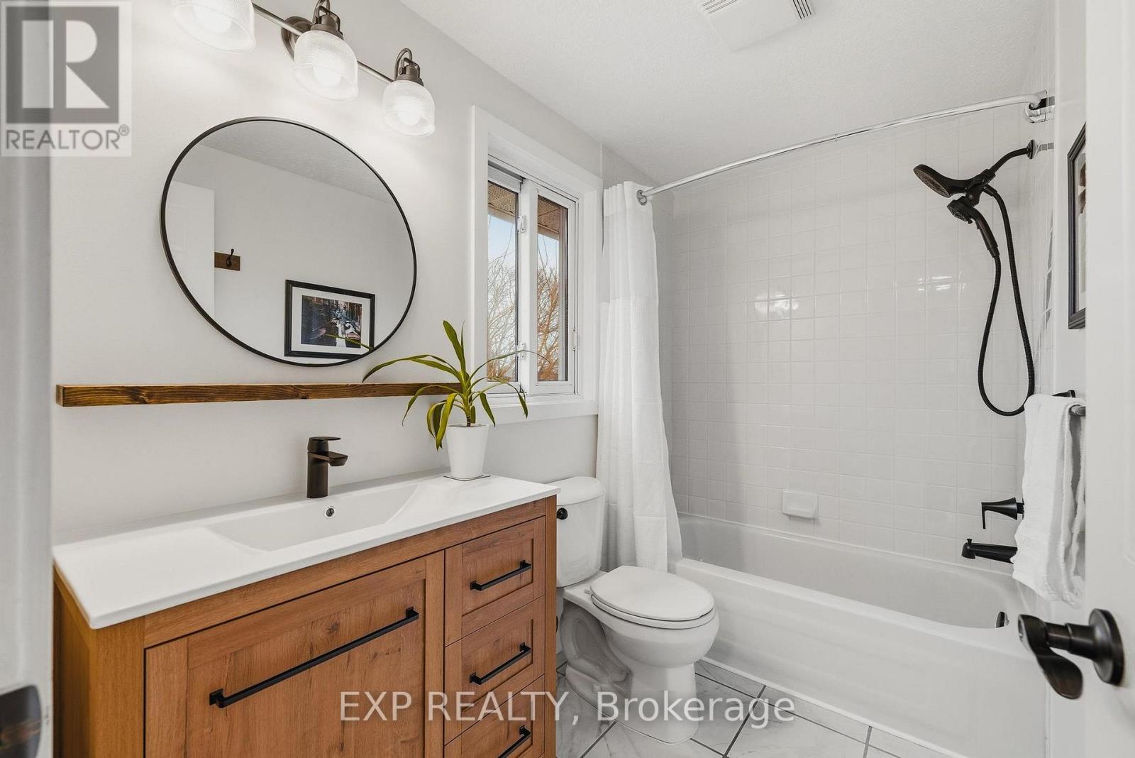 23 Talbot Street, Kitchener, Ontario  N2M 2A8 - Photo 23 - X12897002