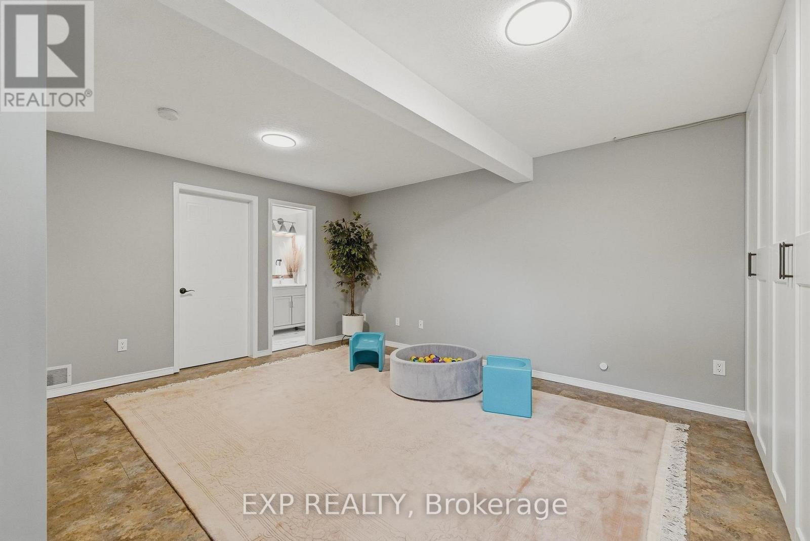 23 Talbot Street, Kitchener, Ontario  N2M 2A8 - Photo 26 - X12897002