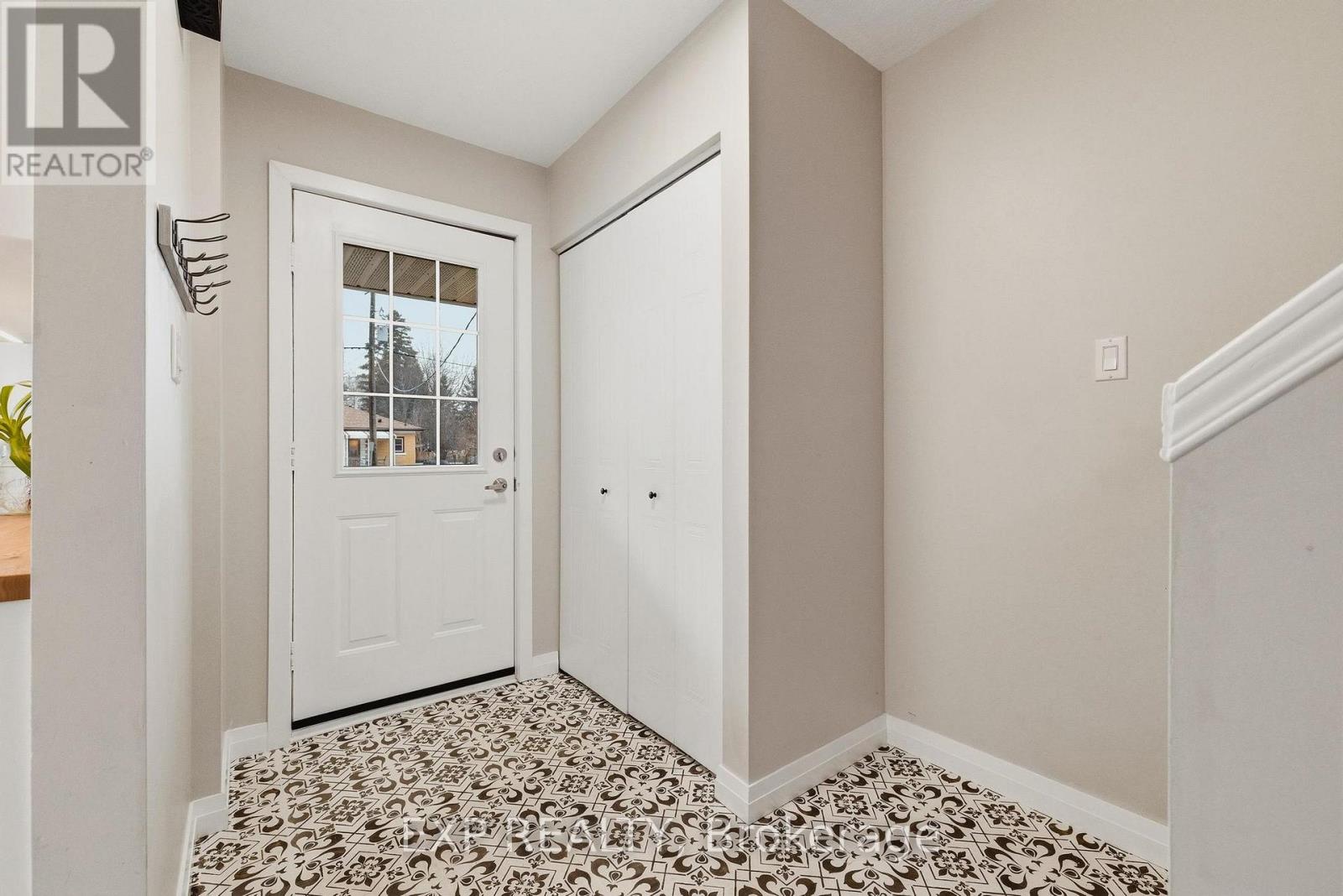 23 Talbot Street, Kitchener, Ontario  N2M 2A8 - Photo 3 - X12897002