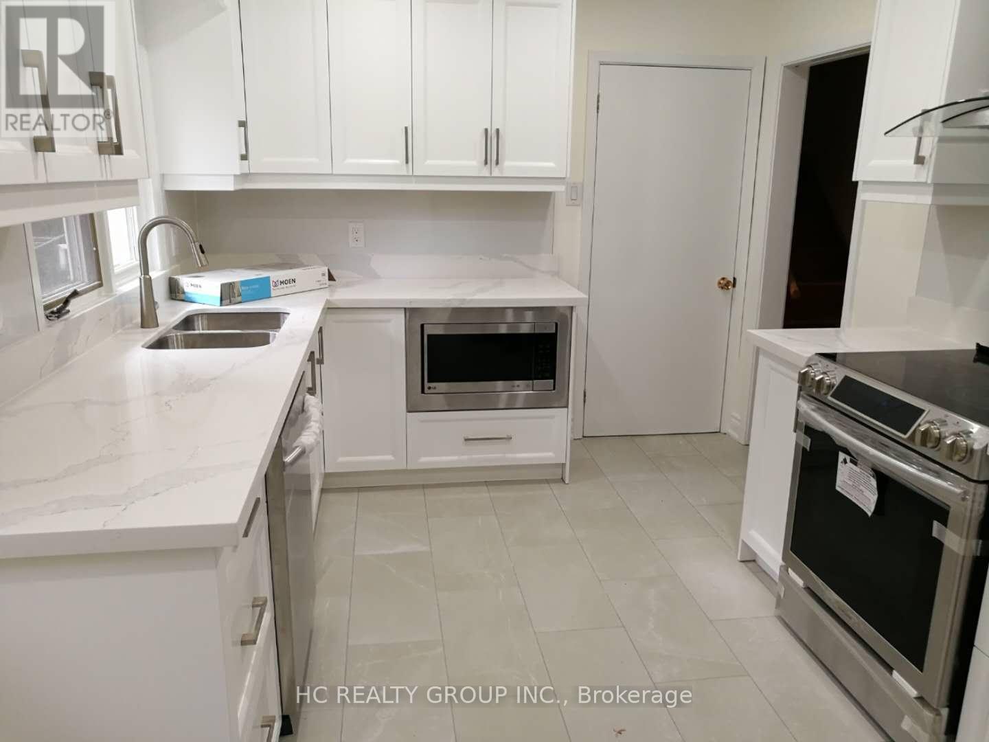 6 Bromleigh Avenue, London North, Ontario  N6G 1T9 - Photo 3 - X12897004