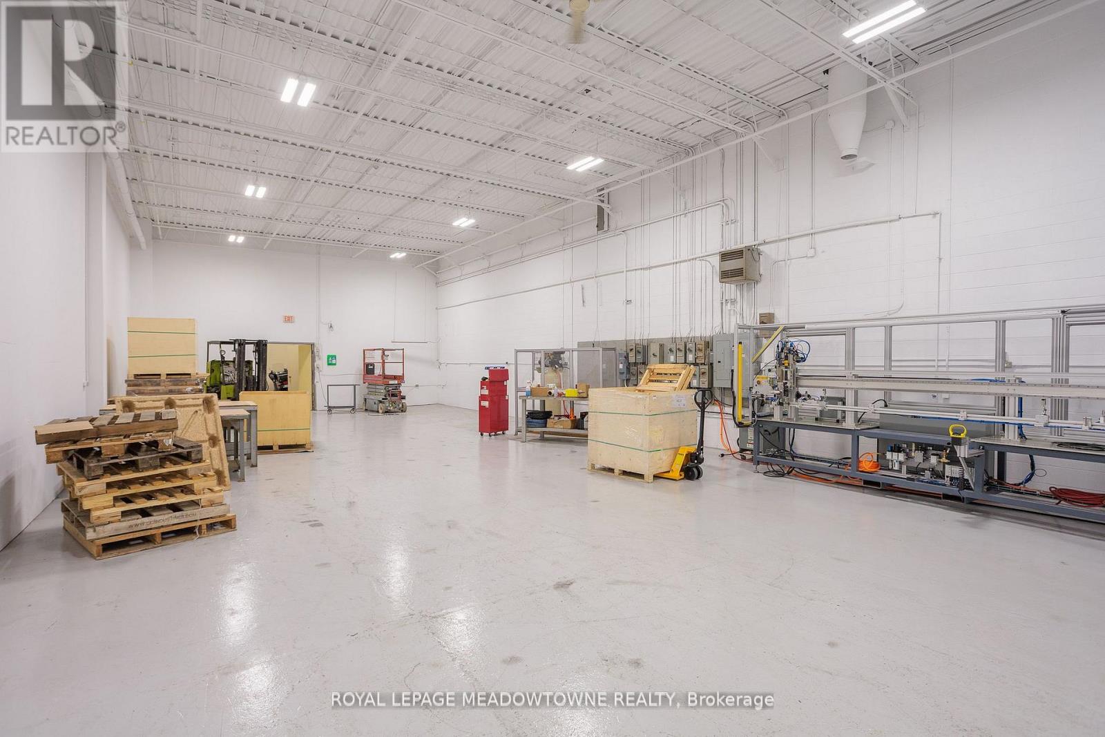 D - 685 Speedvale Avenue, Guelph (Willow West/sugarbush/west Acres), Ontario  N1K 1E6 - Photo 6 - X12897100