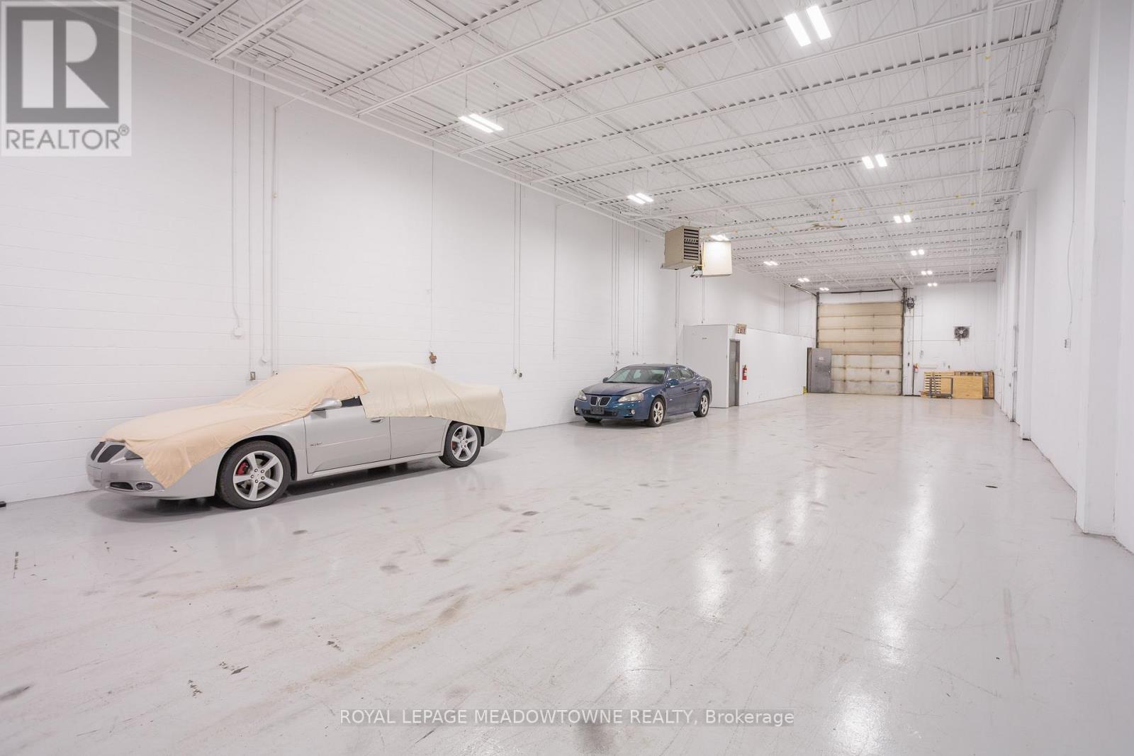 B - 685 Speedvale Avenue, Guelph (Willow West/sugarbush/west Acres), Ontario  N1K 1E6 - Photo 3 - X12897116