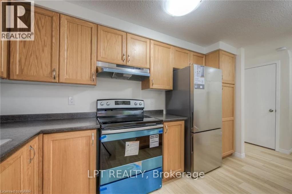 Unit: Main - 118 Bush Clover Crescent, Waterloo, Ontario  N2E 3P8 - Photo 10 - X12897126