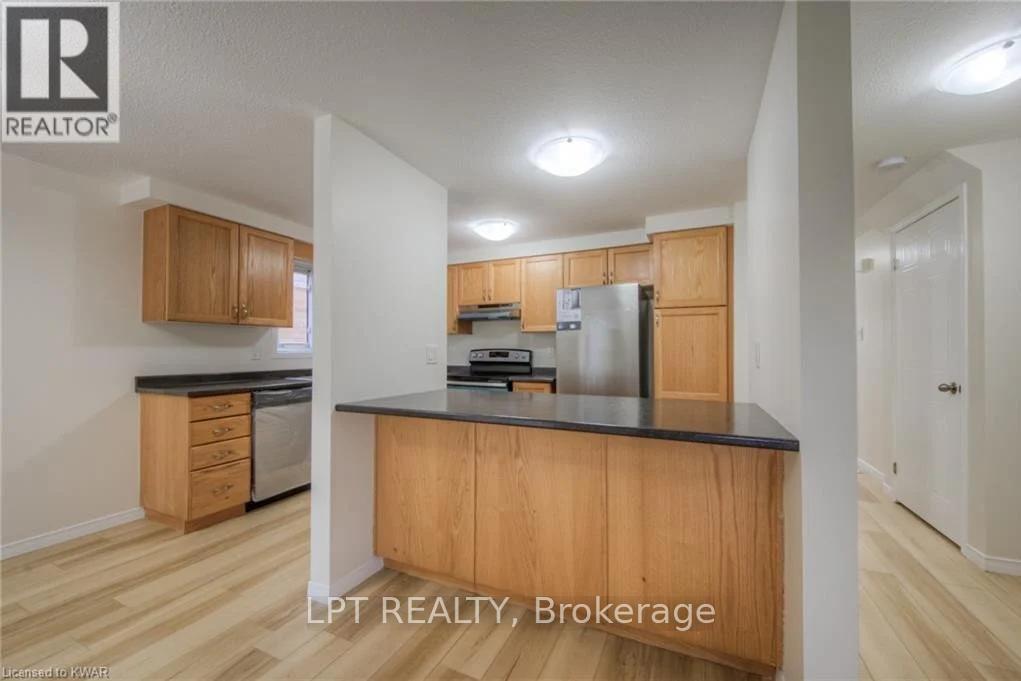 Unit: Main - 118 Bush Clover Crescent, Waterloo, Ontario  N2E 3P8 - Photo 11 - X12897126