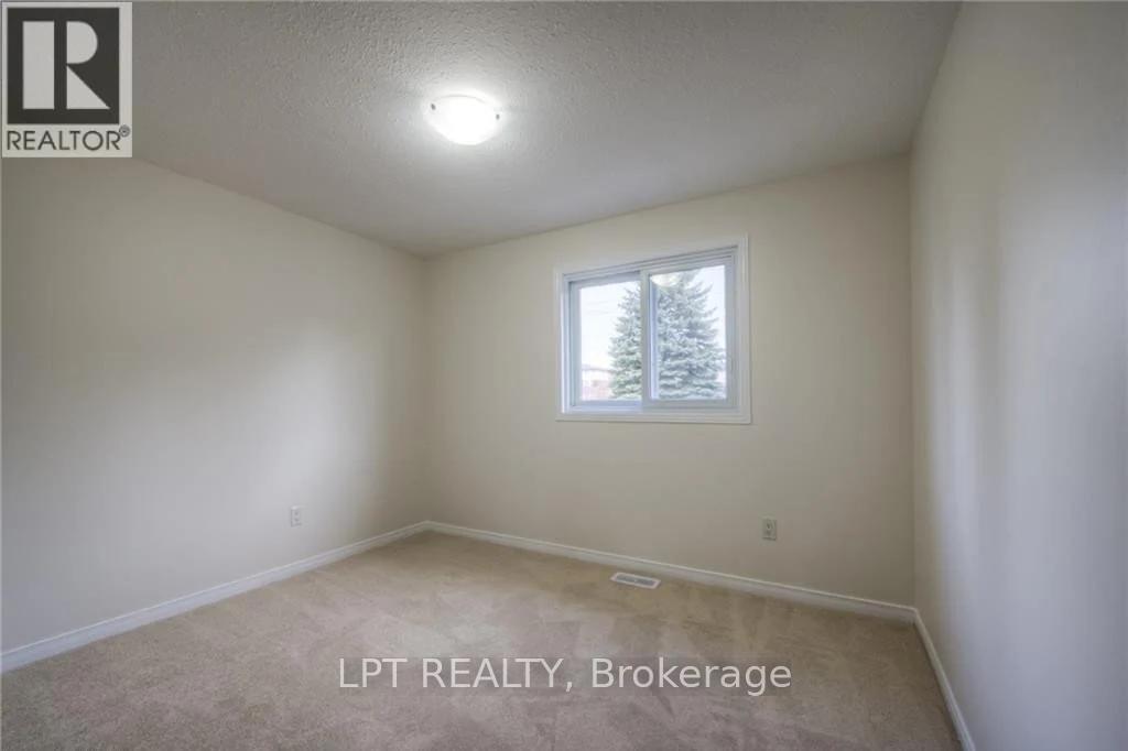 Unit: Main - 118 Bush Clover Crescent, Waterloo, Ontario  N2E 3P8 - Photo 19 - X12897126