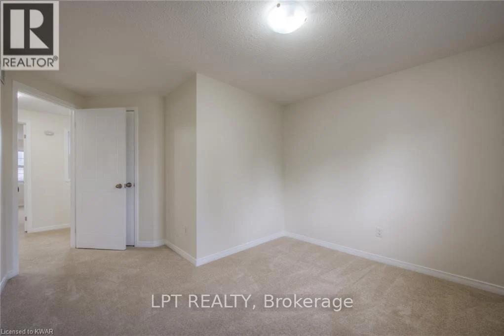 Unit: Main - 118 Bush Clover Crescent, Waterloo, Ontario  N2E 3P8 - Photo 20 - X12897126
