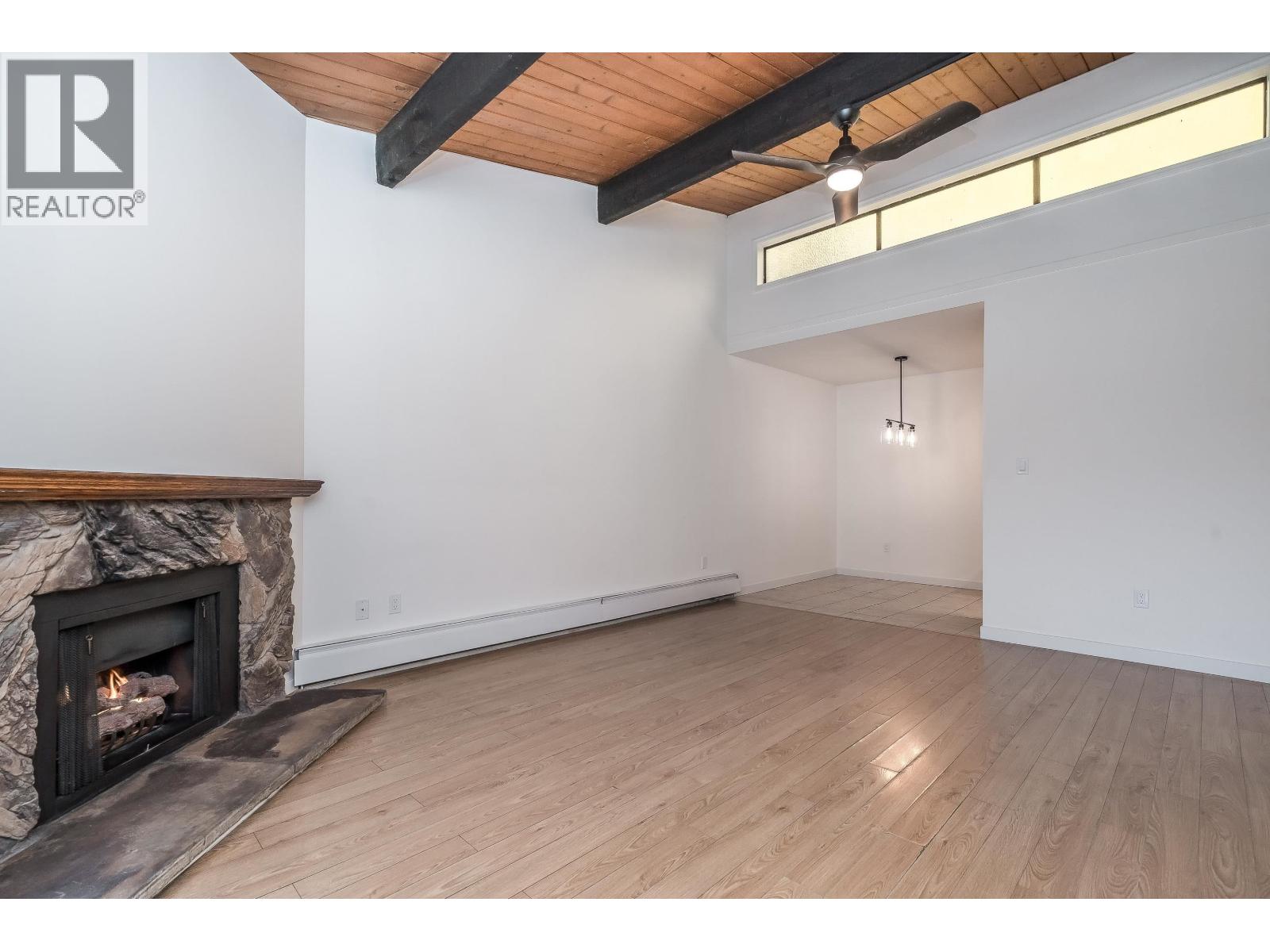 309 9101 Horne Street, Burnaby, British Columbia  V3N 4M3 - Photo 2 - R3101043