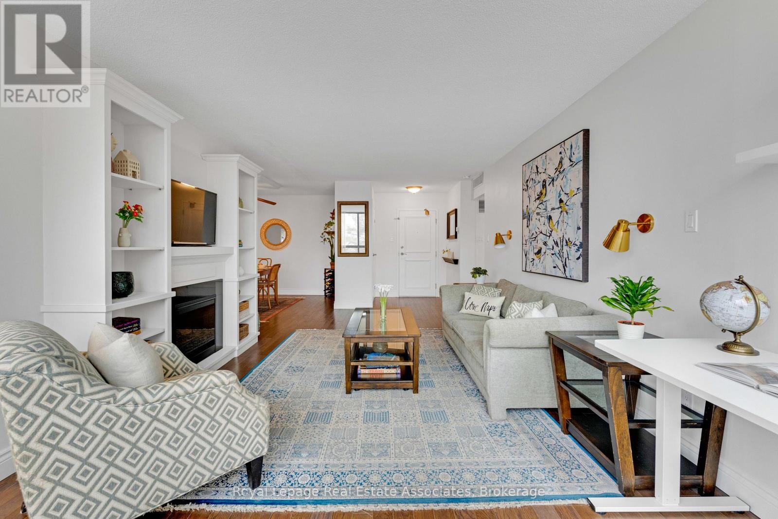 402 - 1240 Marlborough Court, Oakville (Cp College Park), Ontario  L6H 3K7 - Photo 2 - W12864788