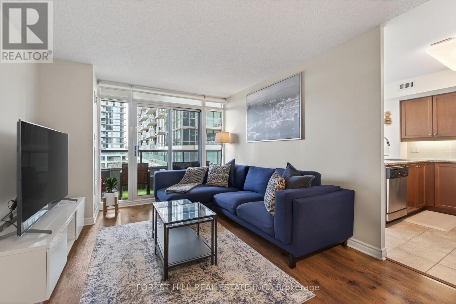 505 - 335 Rathburn Road W, Mississauga, Ontario  L5B 0C8 - Photo 9 - W12897074