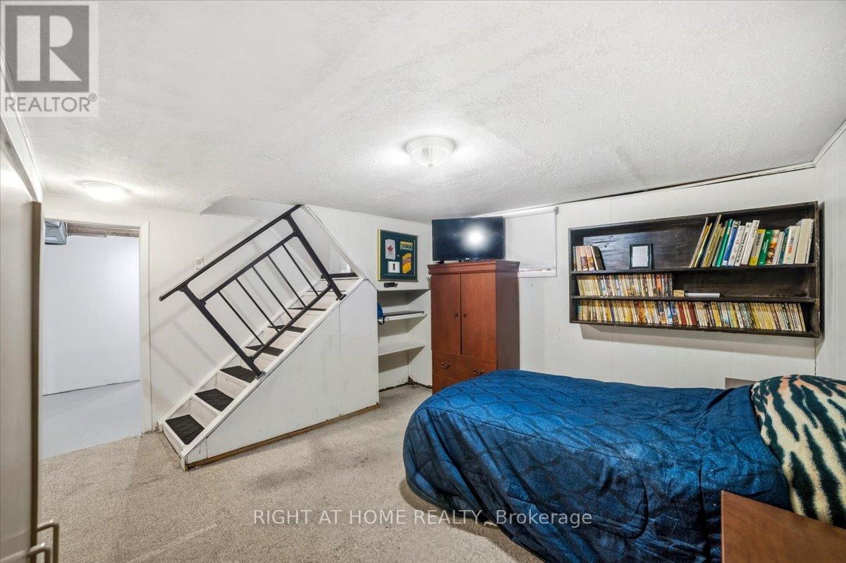 12 Vera Street, St. Catharines, Ontario  L2S 1C4 - Photo 11 - X12897016