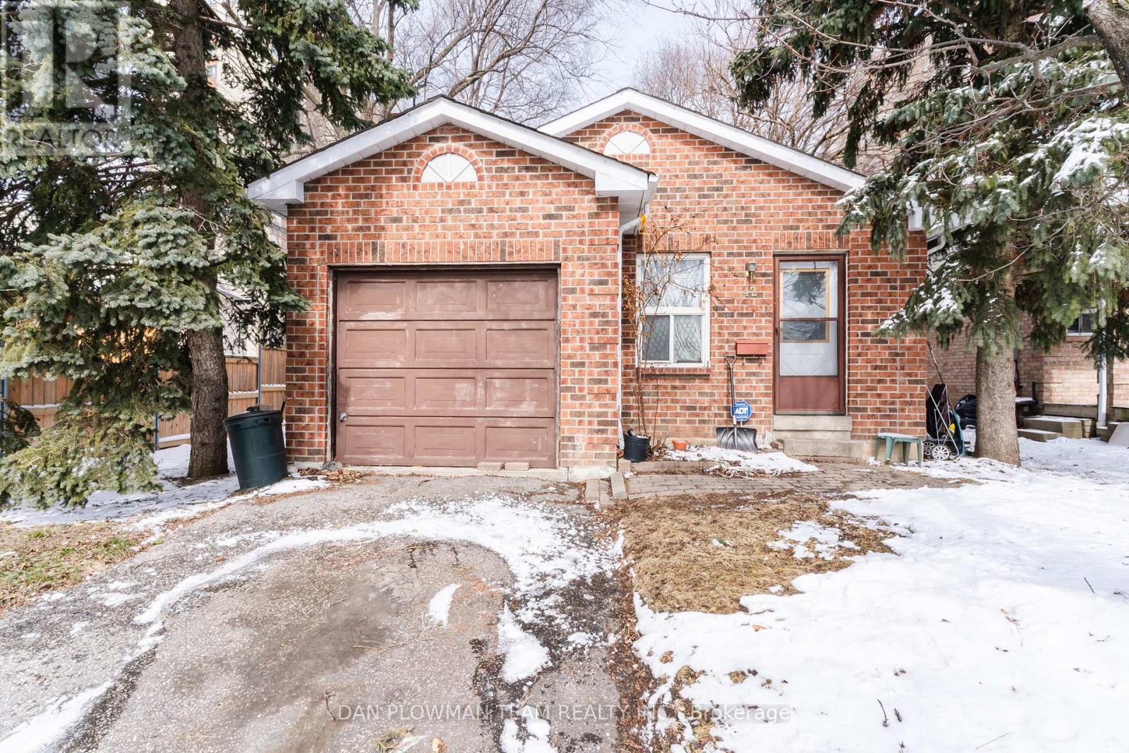 42 Plumridge Court, Ajax, Ontario  L1S 3Z8 - Photo 2 - E12893020