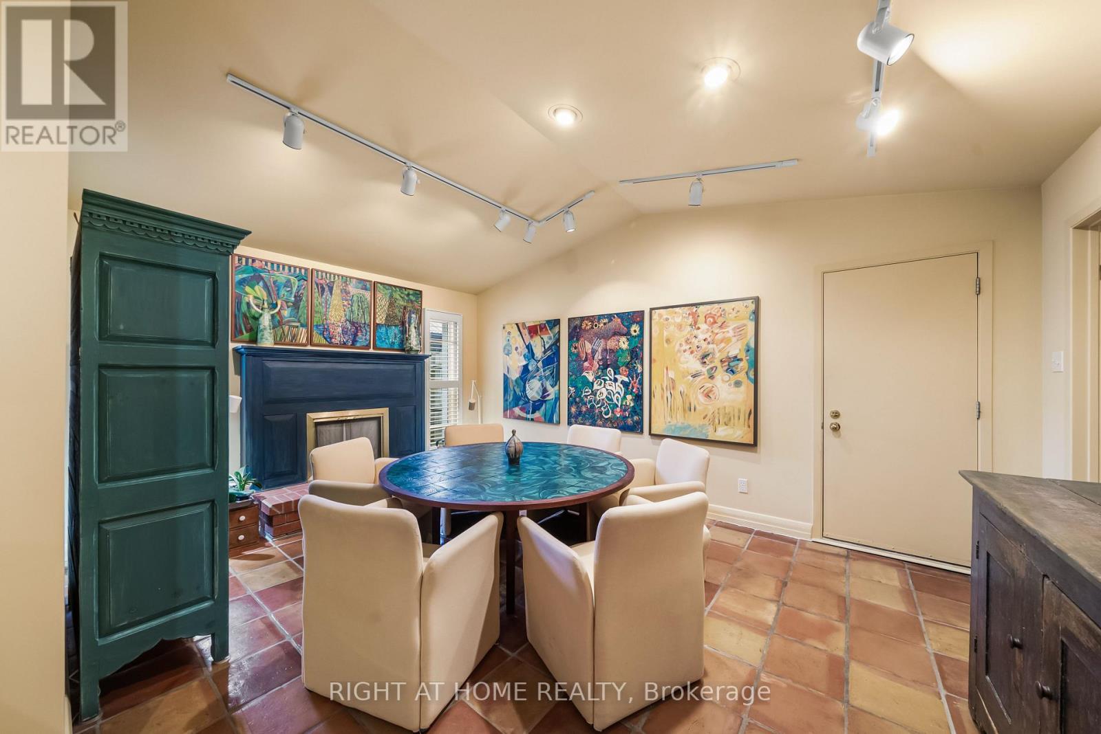 1002 Dunlop Street, Whitby, Ontario  L1N 1T3 - Photo 11 - E12894560