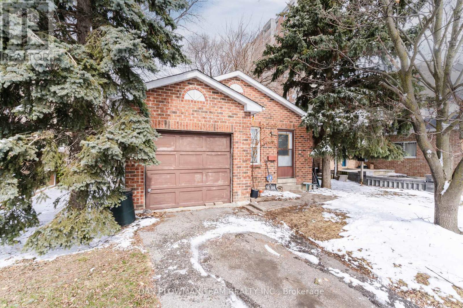 42 PLUMRIDGE COURT, Ajax, Ontario