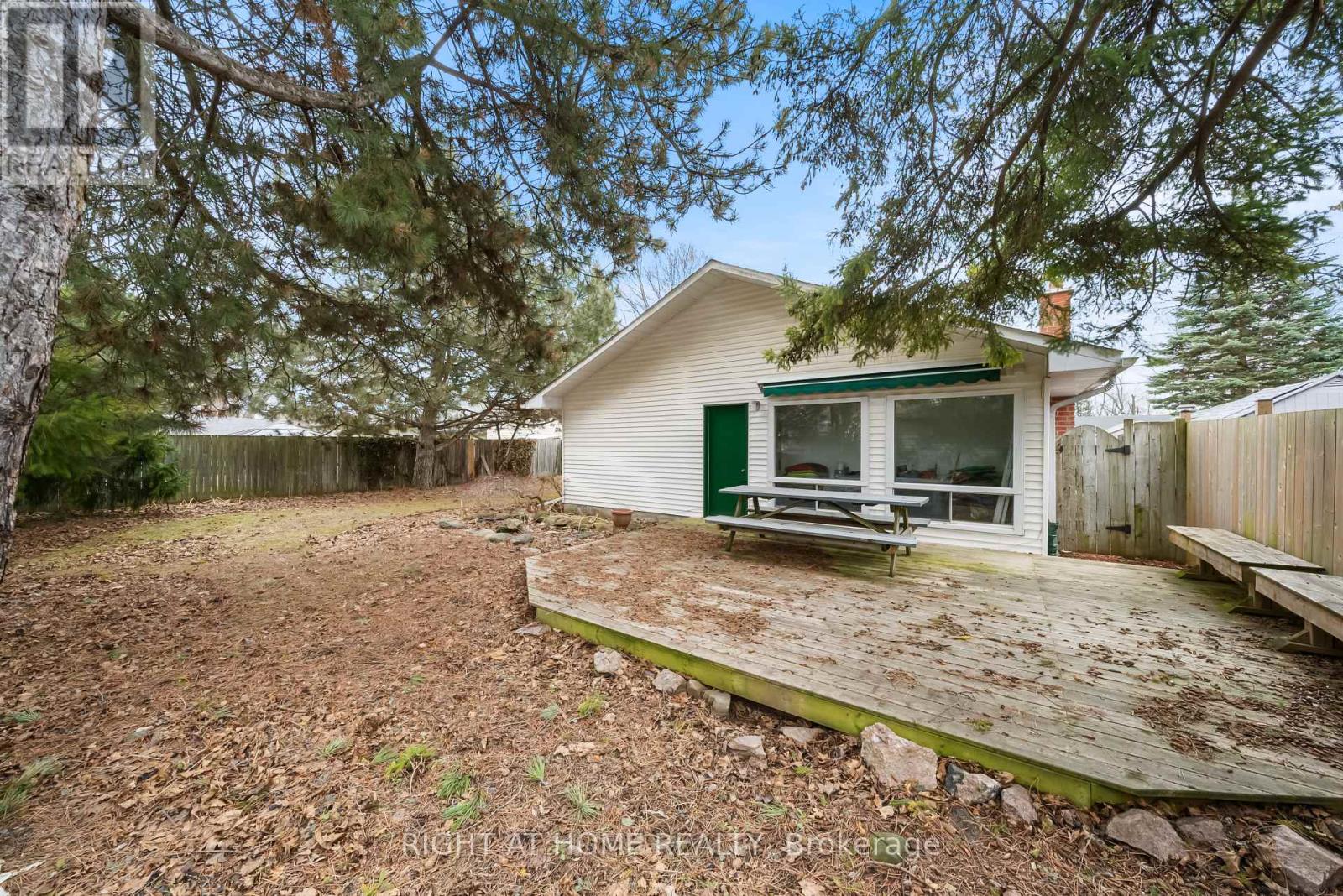 1002 Dunlop Street, Whitby, Ontario  L1N 1T3 - Photo 24 - E12894560