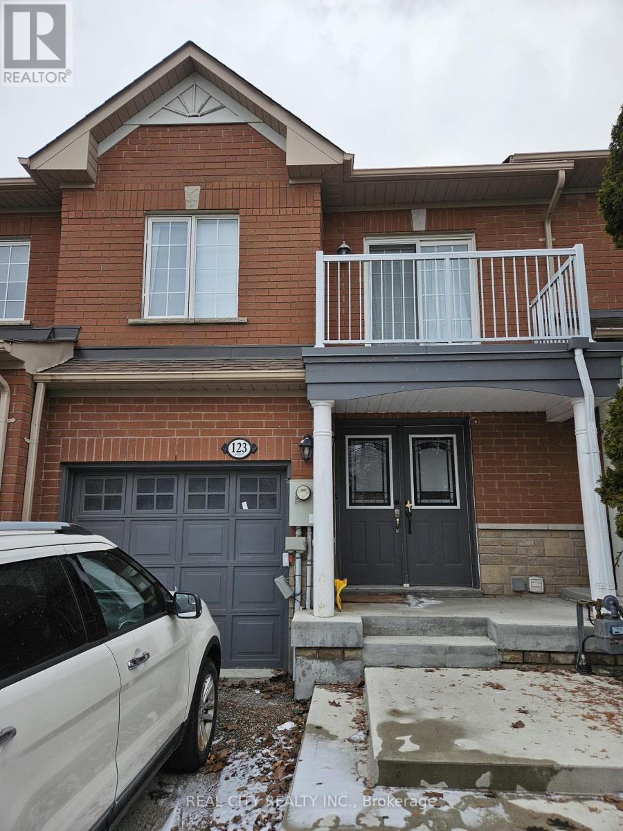 123 Checkerberry Crescent, Brampton (Sandringham-Wellington), Ontario  L6R 2S8 - Photo 3 - W12781718