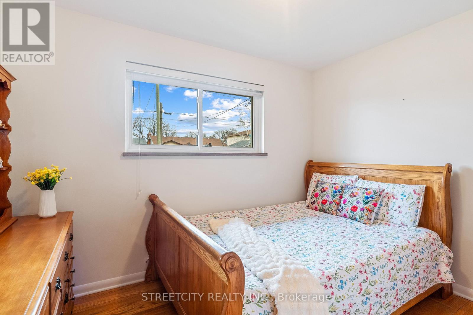 306 Burlington Crescent, London South (South J), Ontario  N5Z 3G5 - Photo 15 - X12896778